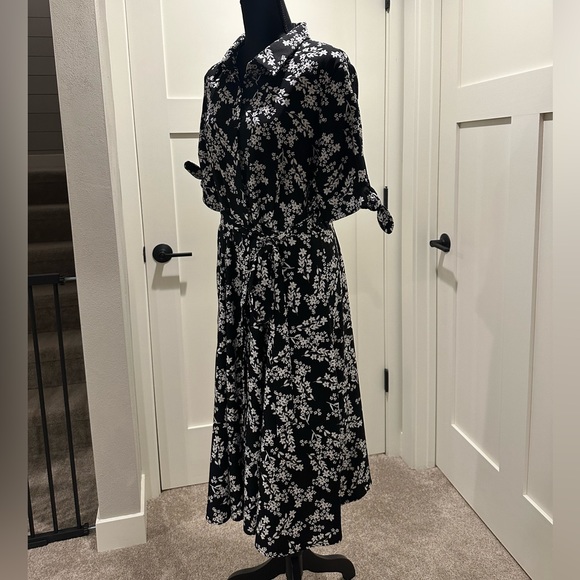 Calvin Klein Floral Printed Midi Shirt Dress - Picture 2 of 10